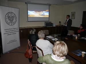 Dr Marcin Owsiński (Muzeum Stutthof w Sztutowie) omówił cele projektu 'Ostatni świadkowie'