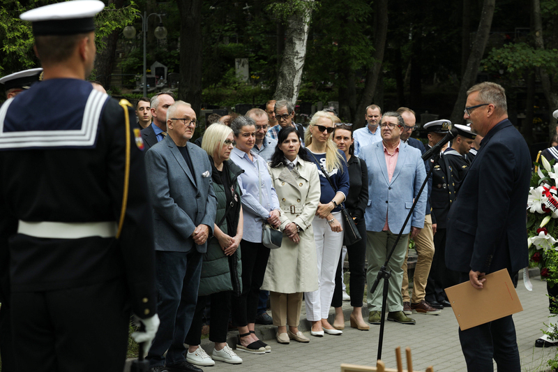 Uroczystość odsłonięcia pomnika nagrobnego kpt. mar. Jerzego Błeszyńskiego – Gdynia, 24 czerwca 2024. Fot. Mikołaj Bujak (IPN)