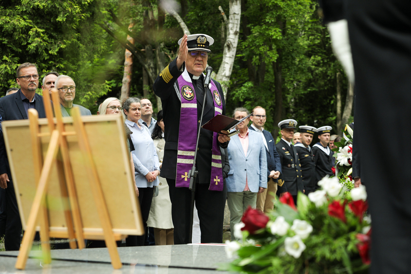 Uroczystość odsłonięcia pomnika nagrobnego kpt. mar. Jerzego Błeszyńskiego – Gdynia, 24 czerwca 2024. Fot. Mikołaj Bujak (IPN)