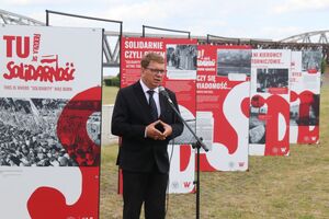 Mirosław Golon, dyrektor gdańskiego odddziału IPN, podczas otwarcia wystawy „Tu rodziła się Solidarność” w Tczewie – 1 lipca 2020. Fot. IPN