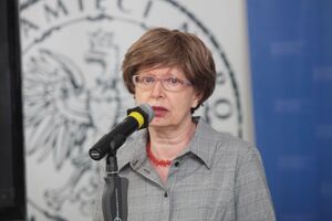 Ewa Siemaszko mówiła o dotychczasowych rezultatach badań Zbrodni Wołyńskiej – konferencja prasowa 8 lipca 2020. Fot. Piotr Życieński (IPN)