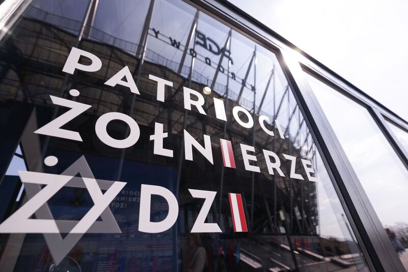 Wystawa „Patrioci. Żołnierze. Żydzi” podczas Kongresu Pamięci Narodowej – Warszawa, 14 kwietnia 2023. Fot. Mikołaj Bujak (IPN)