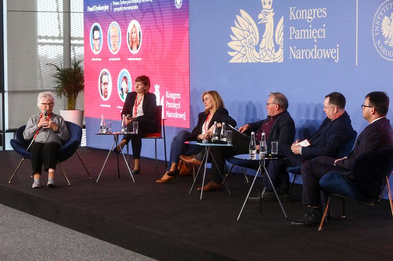 Panel dyskusyjny „Pomoc Żydom pod okupacją niemiecką – perspektywa europejska” na Kongresie Pamięci Narodowej – Warszawa, 14 kwietnia 2023. Fot. Sławek Kasper (IPN)