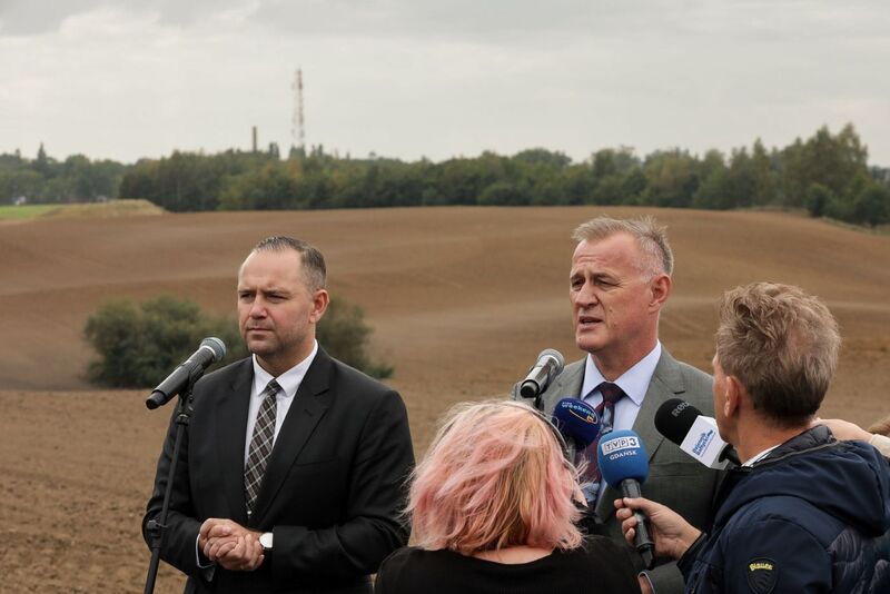 Konferencja prasowa prezesa IPN dr. Karola Nawrockiego i szefa pionu śledczego IPN prok. Andrzeja Pozorskiego w Narodowym Dniu Pamięci Ofiar Niemieckiej Zbrodni Pomorskiej 1939 r. Fot. Mikołaj Bujak (IPN)