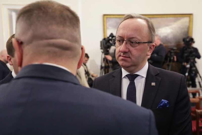 Uroczystość wręczenia not identyfikacyjnych Na zdj. dr hab. Karol Polejowski, wiceprezes IPN – Warszawa, 1 grudnia 2023. Fot. Mikołaj Bujak (IPN)