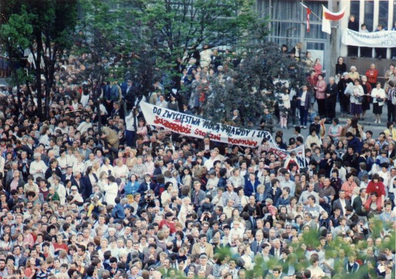 Uczestnicy spotkania z Janem Pawłem II w Gdyni w dniu 11.06.1987 r., akta sprawy obiektowej „Zorza II”, WUSW w Gdańsku.