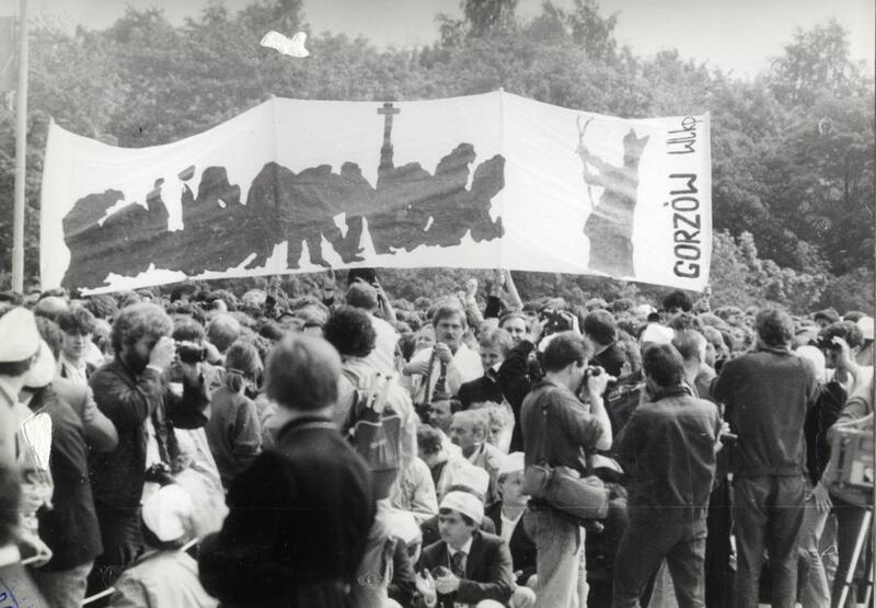 Uczestnicy spotkania z Janem Pawłem II w Gdańsku na Westerplatte w dniu 12.06.1987 r., akta sprawy obiektowej „Zorza II”, WUSW w Gdańsku.