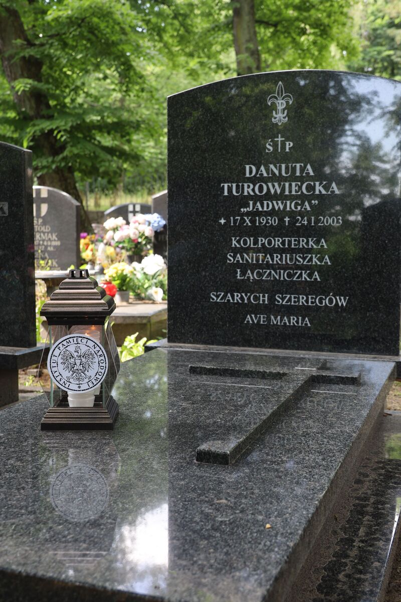 Na cmentarzu Garnizonowym w Gdańsku wyremontowaliśmy nagrobek Danuty Turowieckiej, harcerki Szarych Szeregów - Gdańsk, 7 czerwca 2024
