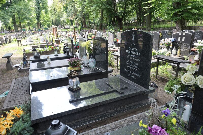 Na cmentarzu Garnizonowym w Gdańsku wyremontowaliśmy nagrobek Danuty Turowieckiej, harcerki Szarych Szeregów - Gdańsk, 7 czerwca 2024