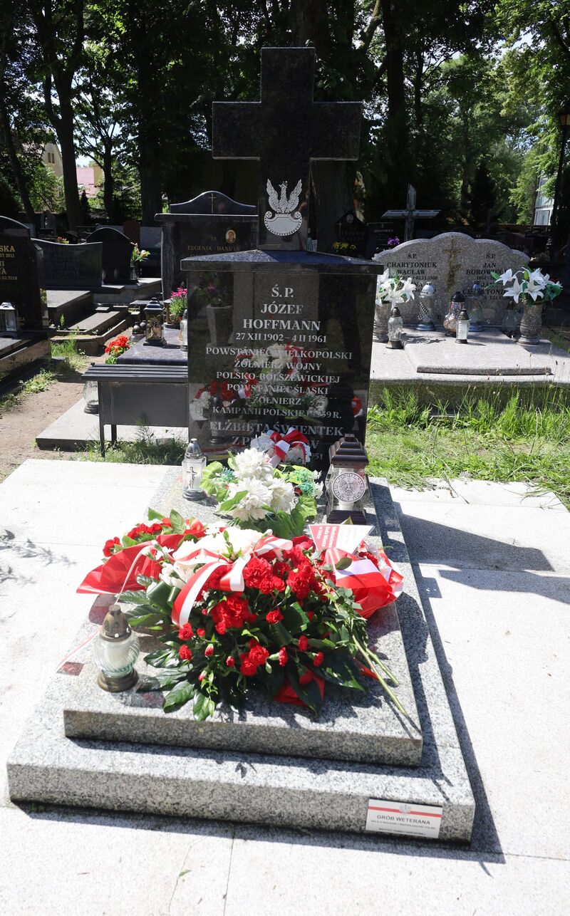 Uroczystość przekazania aktu objęcia opieką mogiły weterana walk o wolność i niepodległość Polski, Józefa Hoffmanna - Ustka, 20 czerwca 2024, fot. Karolina Dąbrowska