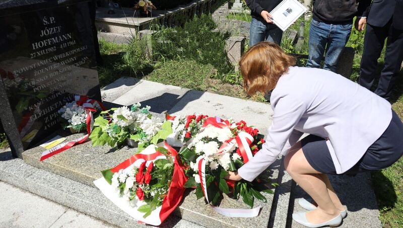 Uroczystość przekazania aktu objęcia opieką mogiły weterana walk o wolność i niepodległość Polski, Józefa Hoffmanna - Ustka, 20 czerwca 2024, fot. Karolina Dąbrowska