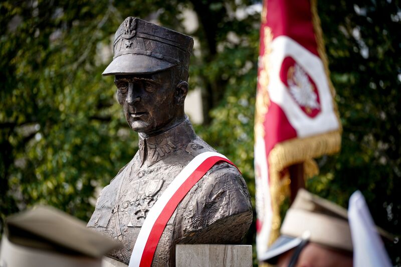 Uroczyste odsłonięcie pomnika gen. bryg. Stanisława Grzmota-Skotnickiego - Słupsk, 26 lipca, fot. Maja Studzińska