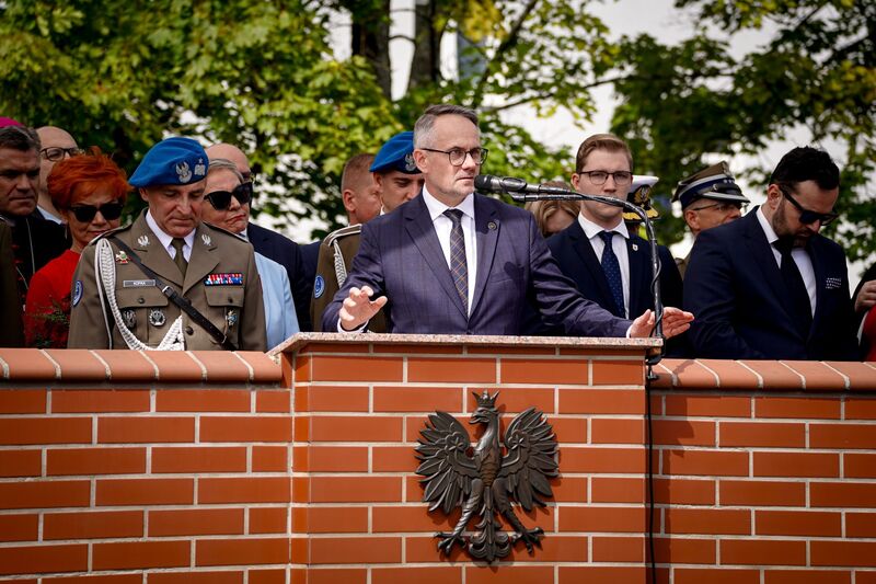 Uroczyste odsłonięcie pomnika gen. bryg. Stanisława Grzmota-Skotnickiego - Słupsk, 26 lipca, fot. Maja Studzińska