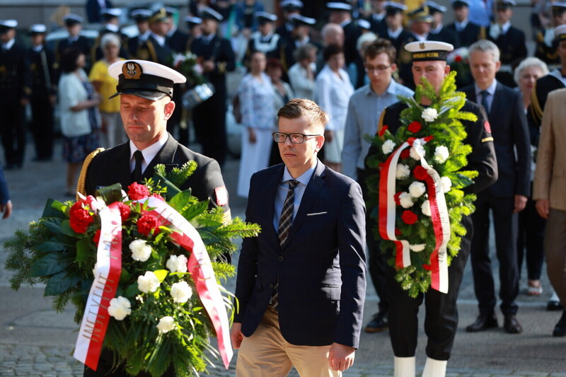 Obchody_80_rocznicy_wybuchu_Powstania_Warszawskiego_289758_1280px