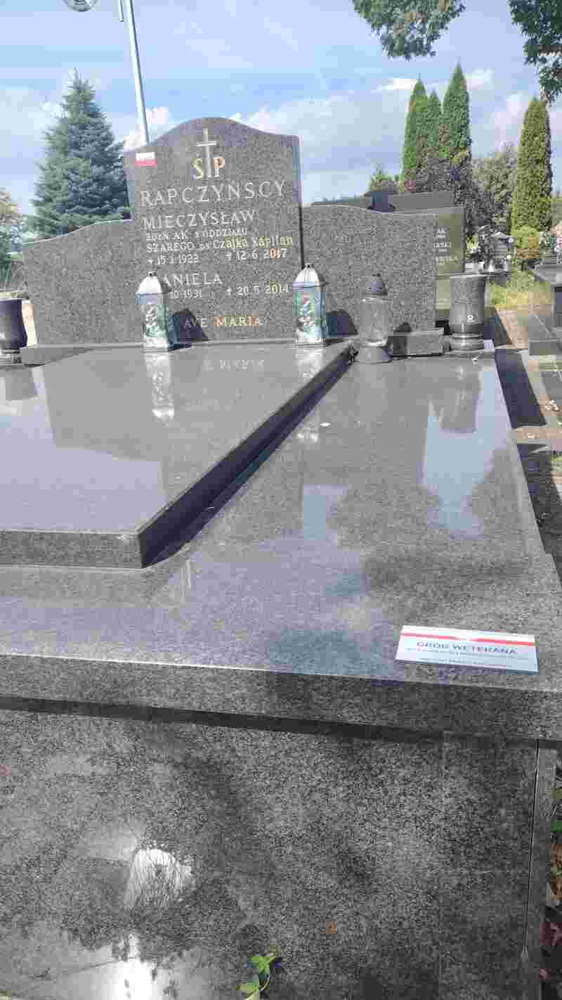 Grób Mieczysława Rapczyńskiego na cmentarzu komunalnym w Gdyni