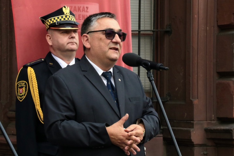 Uroczystości w miejscu pamięci przy budynku Victoriaschule