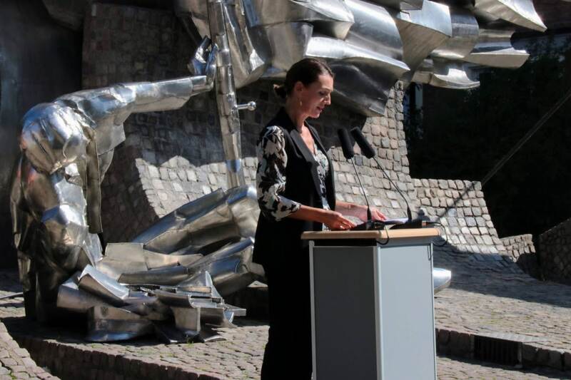 Uroczystości pod pomnikiem Obrońców Poczty Polskiej