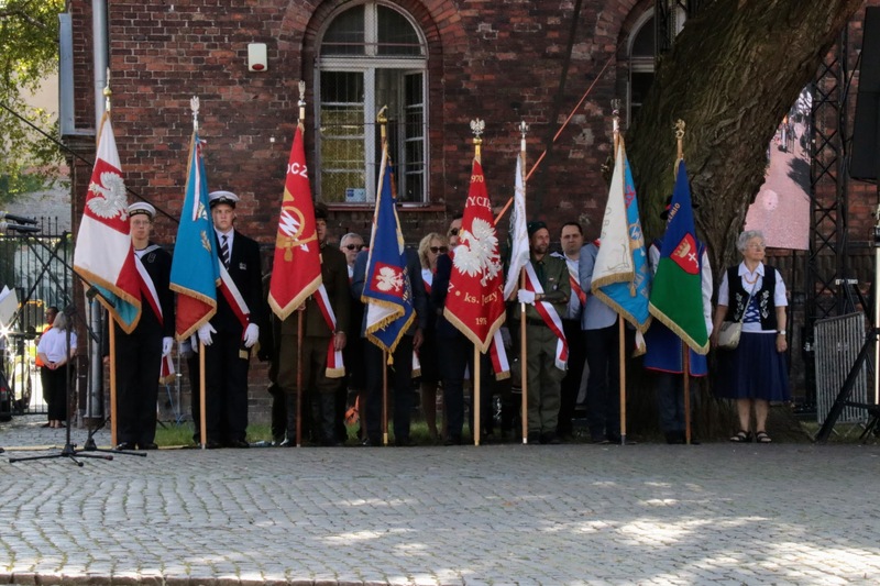 Uroczystości pod pomnikiem Obrońców Poczty Polskiej