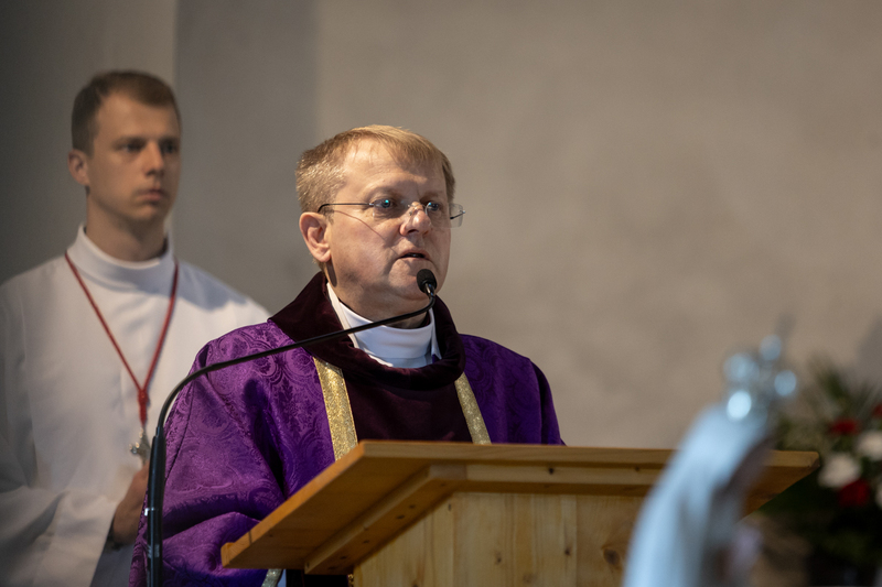 Uroczystości pogrzebowe szczątków śp. nieznanego Żołnierza Wojska Polskiego, poległego we wrześniu 1939 roku w obronie Kępy Oksywskiej – Kosakowo, 19 września 2024, fot. R. Jocher