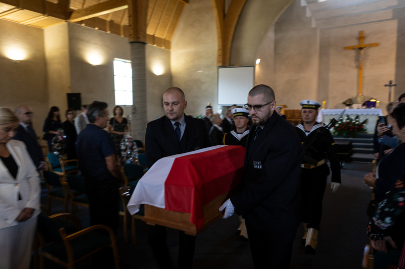 Uroczystości pogrzebowe szczątków śp. nieznanego Żołnierza Wojska Polskiego, poległego we wrześniu 1939 roku w obronie Kępy Oksywskiej – Kosakowo, 19 września 2024, fot. R. Jocher