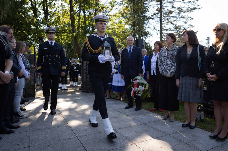 Uroczystości pogrzebowe szczątków śp. nieznanego Żołnierza Wojska Polskiego, poległego we wrześniu 1939 roku w obronie Kępy Oksywskiej – Kosakowo, 19 września 2024, fot. R. Jocher