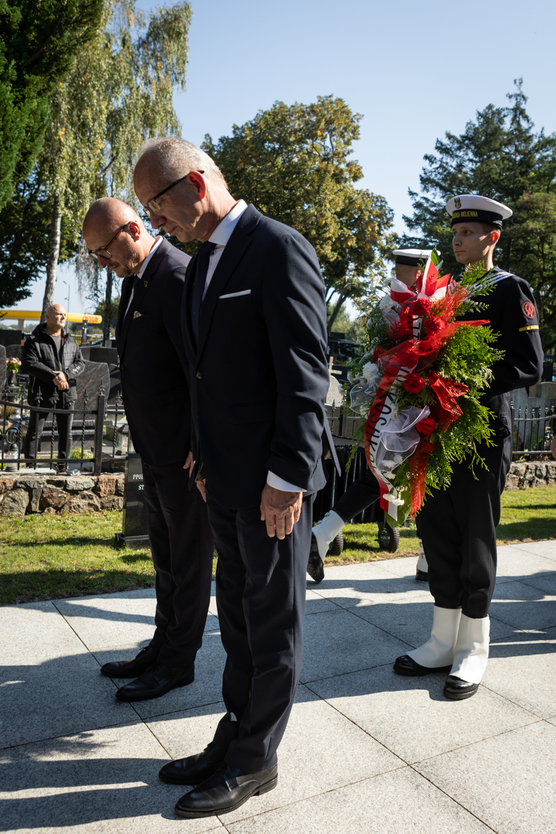 Uroczystości pogrzebowe szczątków śp. nieznanego Żołnierza Wojska Polskiego, poległego we wrześniu 1939 roku w obronie Kępy Oksywskiej – Kosakowo, 19 września 2024, fot. R. Jocher
