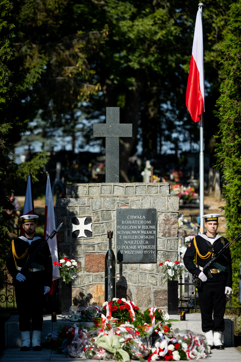 Uroczystości pogrzebowe szczątków śp. nieznanego Żołnierza Wojska Polskiego, poległego we wrześniu 1939 roku w obronie Kępy Oksywskiej – Kosakowo, 19 września 2024, fot. R. Jocher