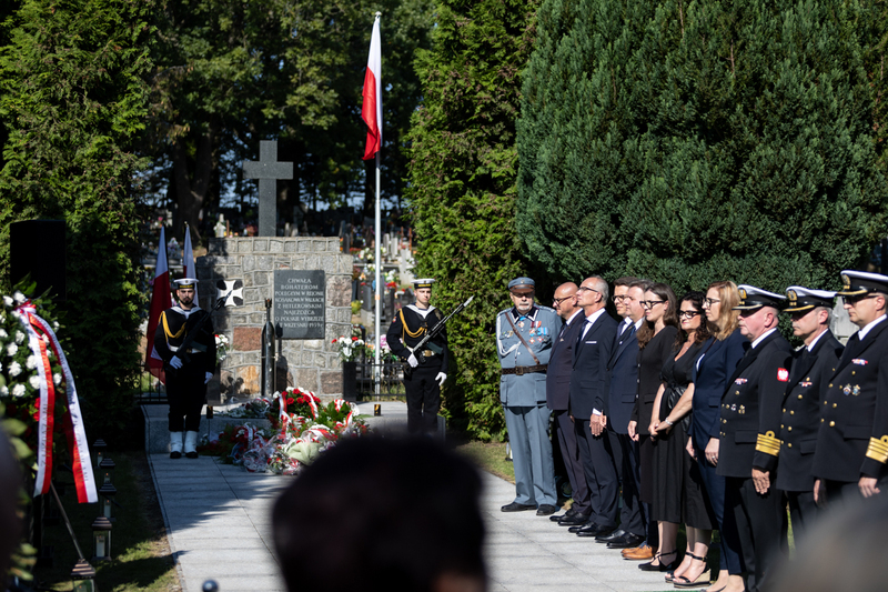 Uroczystości pogrzebowe szczątków śp. nieznanego Żołnierza Wojska Polskiego, poległego we wrześniu 1939 roku w obronie Kępy Oksywskiej – Kosakowo, 19 września 2024, fot. R. Jocher
