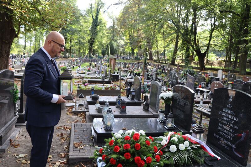 Uroczystość oddania hołdu harcerce Szarych Szeregów św. pamięci Danucie Turowieckiej