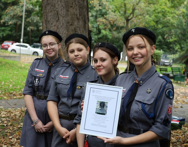 Uroczystość oddania hołdu harcerce Szarych Szeregów św. pamięci Danucie Turowieckiej