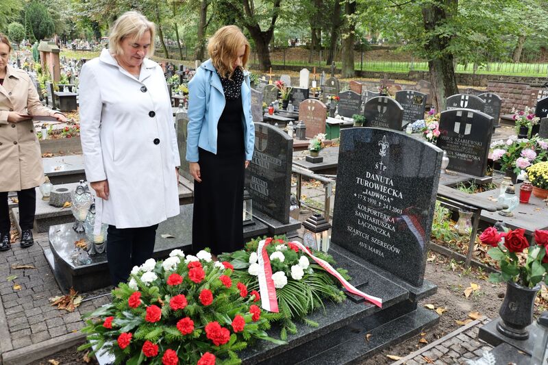 Uroczystość oddania hołdu harcerce Szarych Szeregów św. pamięci Danucie Turowieckiej