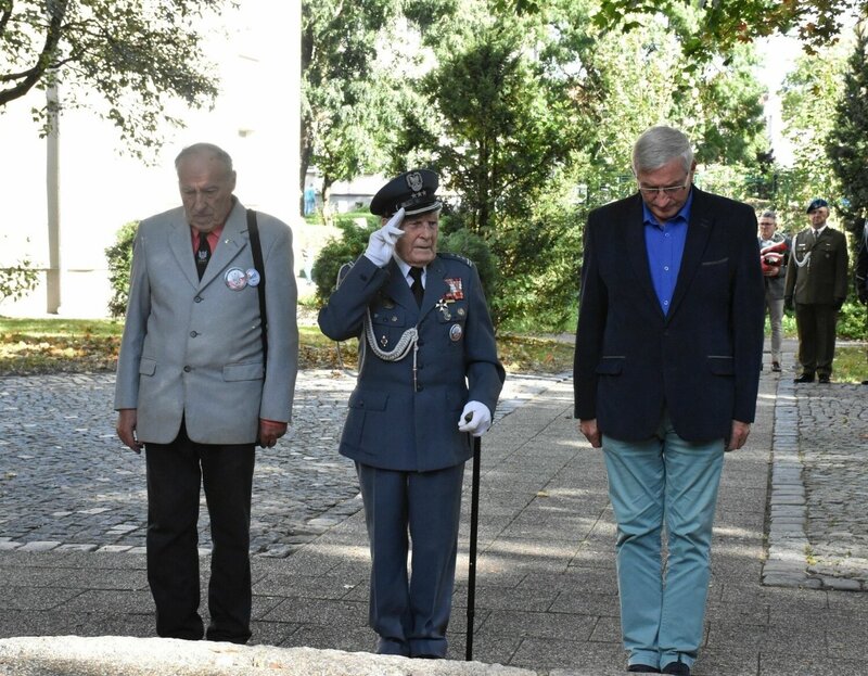 66f6ccc9ae52a_o_xlarge