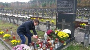 W Narodowe Święto Niepodległości delegacja IPN Gdańsk oddała cześć Polakom zamordowanym przez Niemców w Palmirach