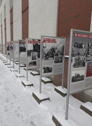 Wystawa IPN Gdańsk „»Domy płoną, kobiety krzyczą, zabawili się do woli«. Armia Czerwona w województwie gdańskim w 1945 roku”
