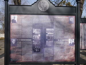 Przedstawiciele IPN Gdańsk na czele z naczelnikiem OBEN Krzysztofem Drażbą 22 marca na Cmentarzu Ofiar Hitleryzmu na gdańskiej Zaspie uczcili pamięć zamordowanych przez Niemców polskich działaczy z Wolnego Miasta Gdańska.