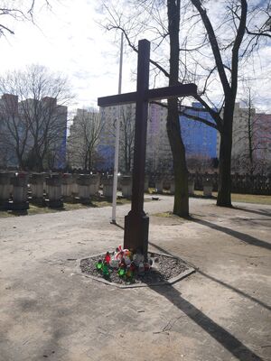 Przedstawiciele IPN Gdańsk na czele z naczelnikiem OBEN Krzysztofem Drażbą 22 marca na Cmentarzu Ofiar Hitleryzmu na gdańskiej Zaspie uczcili pamięć zamordowanych przez Niemców polskich działaczy z Wolnego Miasta Gdańska