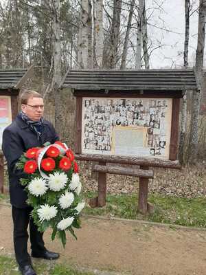 PN Gdańsk upamiętnił polskich leśników – ofiary Zbrodni Katyńskiej – Wierzchlas (pow. tucholski), 19 kwietnia 2021