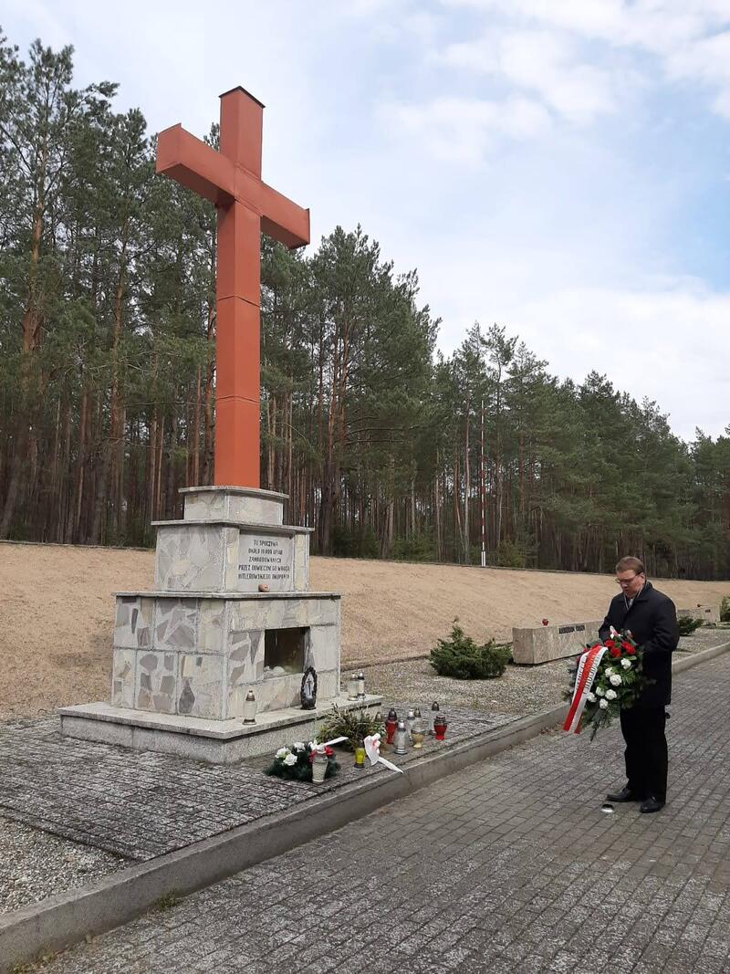 Mogiła w Mniszku – miejscu zbrodni niemieckich #3