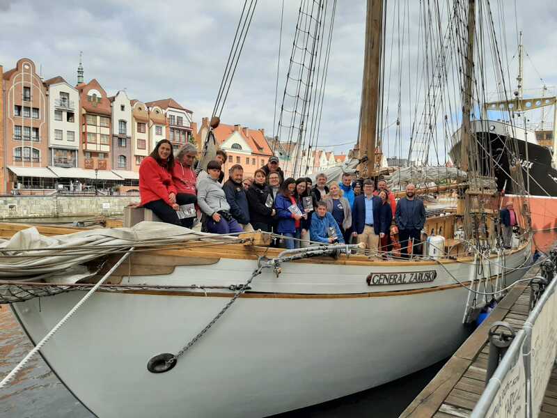 Spotkanie przedstawicieli IPN Gdańsk z uczestnikami rejsu jachtem „STS Generał Zaruski” – Gdańsk, 23 maja 2021. Inauguracja wspólnego projektu edukacyjnego Instytutu Pamięci Narodowej, Narodowego Muzeum Morskiego i Gdańskiego Ośrodka Sportu