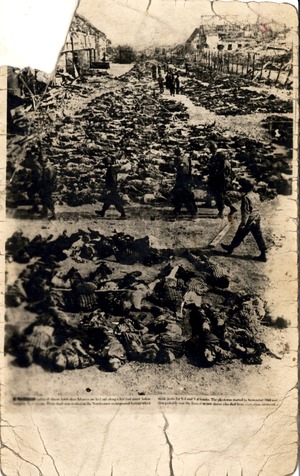 Fotografia przedstawiająca zwłoki więźniów obozu koncentracyjnego Mittelbau-Dora w 1945 r.