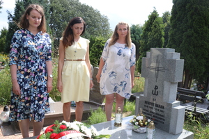 Przedstawiciele OBUWiM IPN Gdańsk oddali hołd weteranowi Powstania Warszawskiego Henrykowi Baranowi, spoczywającemu na Cmentarzu Łostowickim w Gdańsku