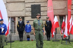 Uroczystości przy budynku Dyrekcji Kolei w Gdańsku