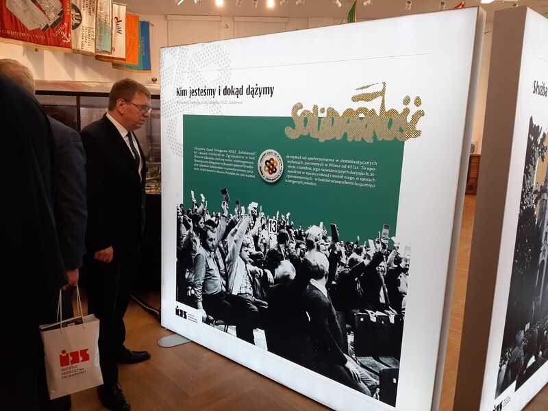 Uroczyste otwarcie najnowszej wystawy Instytutu Dziedzictwa Solidarności pt. „Kim jesteśmy i dokąd dążymy” w 40. rocznicę I Krajowego Zjazdu Delegatów NSZZ „Solidarność” – Gdańsk, 27 października 2021