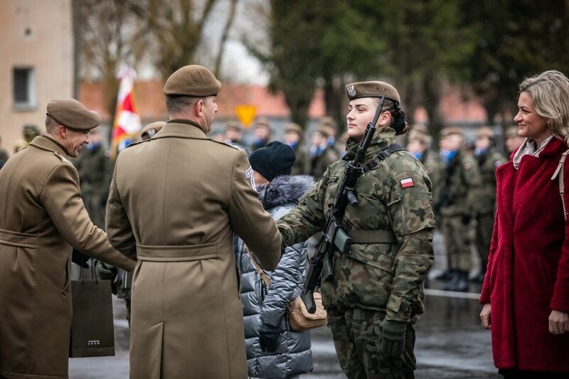 Uroczysta przysięga wojskowa żołnierzy 4 Warmińsko-Mazurskiej Brygady Obrony Terytorialnej – Braniewo, 6 lutego 2022. Fot. WOT