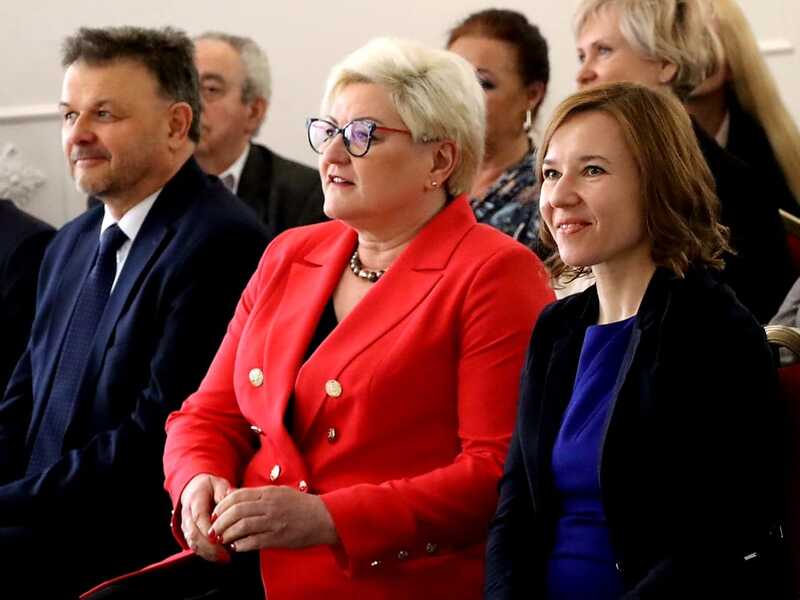 Dr Adam Hlebowicz (dyrektor Biura Edukacji Narodowej IPN), Małgorzata Bielang (Pomorska Kurator Oświaty), Katarzyna Lisiecka (naczelnik Oddziałowego Biura Upamiętniania Walk i Męczeństwa IPN w Gdańsku).