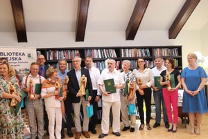 Nagroda dla autorów książki „Orła WRONa nie pokona. Stan wojenny w Gdyni (lata 1981–1983)” – Kościerzyna, 2 lipca 2022. Fot. IPN