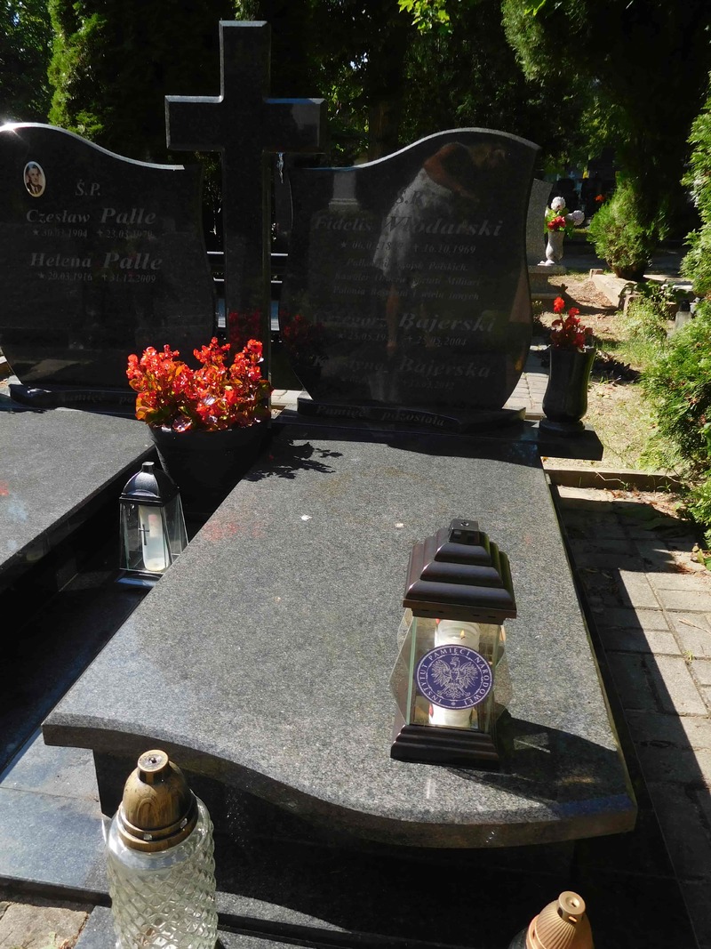 Grób Fidelisa Włodarskiego