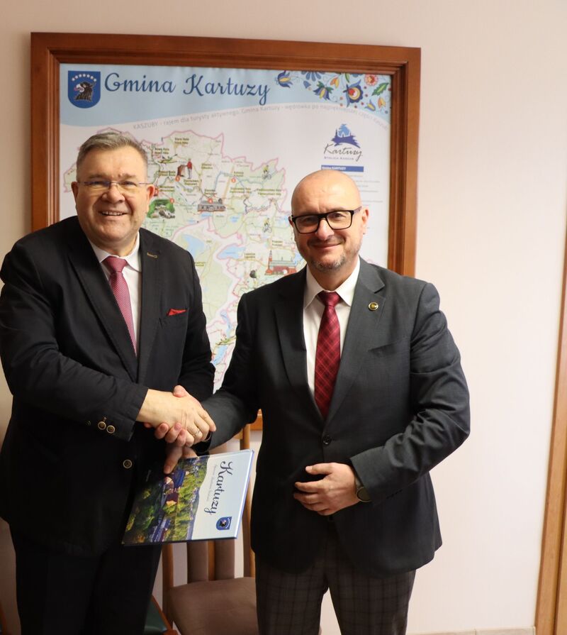 Spotkanie zastępcy Dyrektora oddziału Waldemara Szulca z Burmistrzem Kartuz - 13 lutego 2024 roku