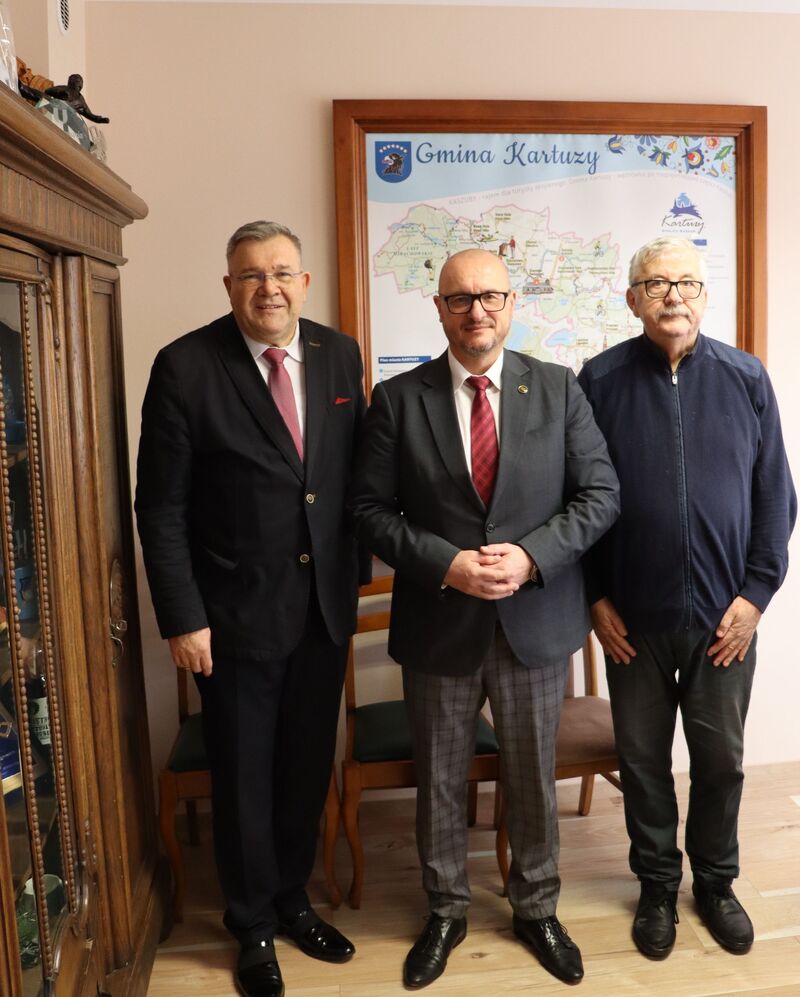 Spotkanie zastępcy Dyrektora oddziału Waldemara Szulca z Burmistrzem Kartuz - 13 lutego 2024 roku