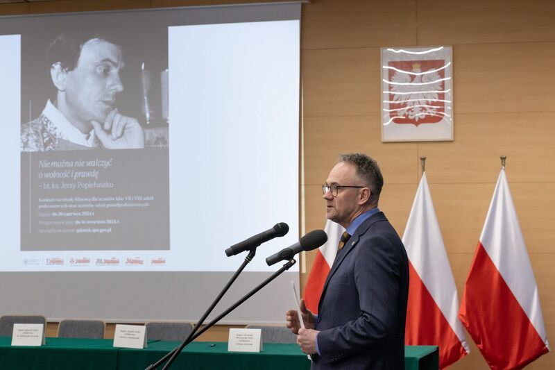 Podpisanie porozumienia o współpracy pomiędzy Instytutem Pamięci Narodowej Oddział w Gdańsku a pięcioma Regionami NSZZ „Solidarność” - Bydgoszcz, 17 maja 2024, fot. Arkadiusz Wojtasiewicz/IPN, Piotr Wiejak/IPN